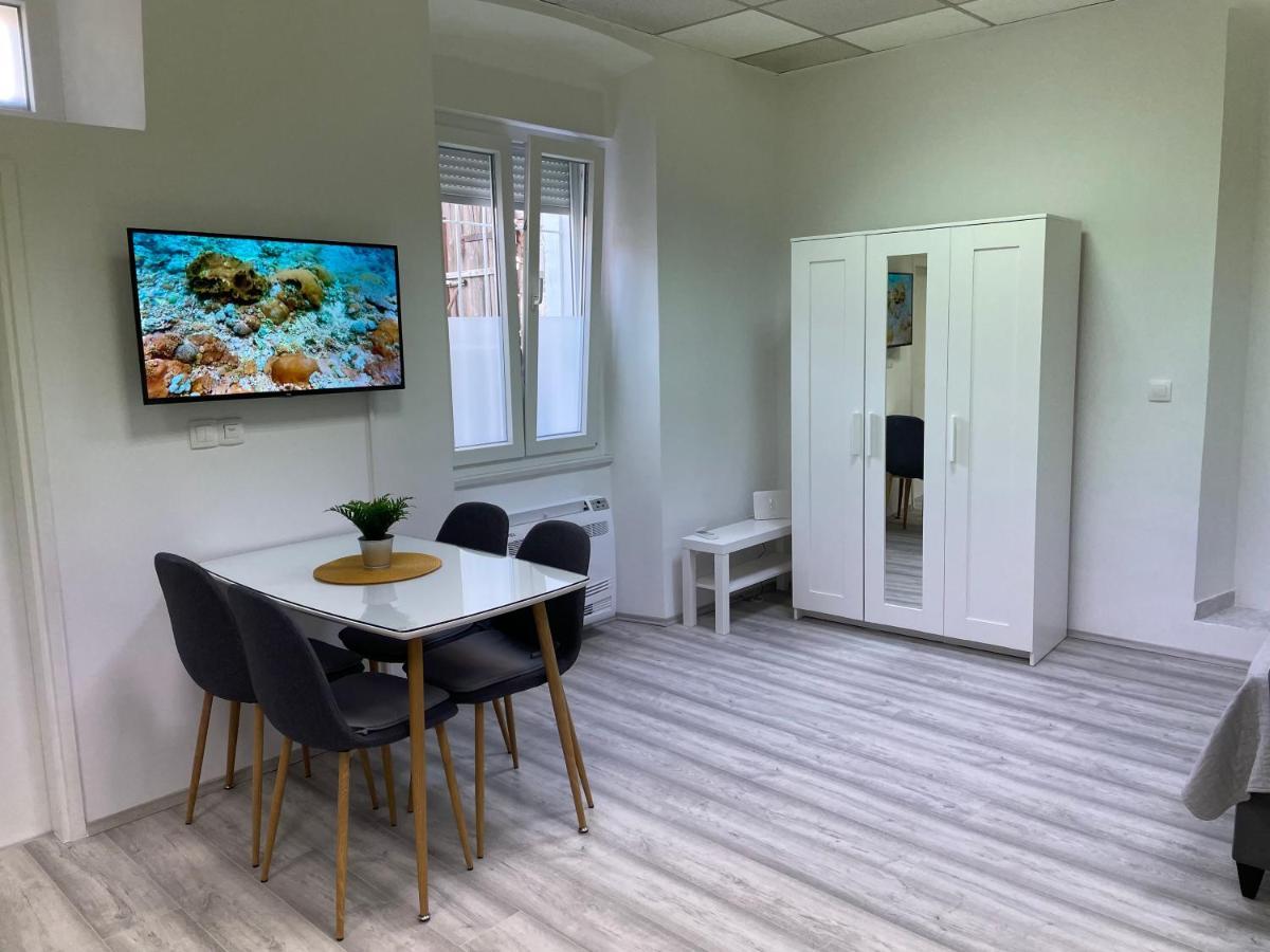 Apartment Studio Beauty In Centar Pula Exterior photo