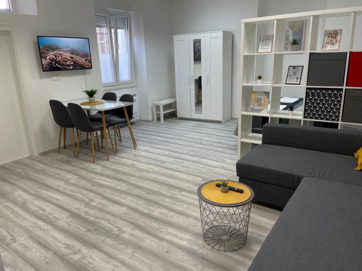 Apartment Studio Beauty In Centar Pula Exterior photo